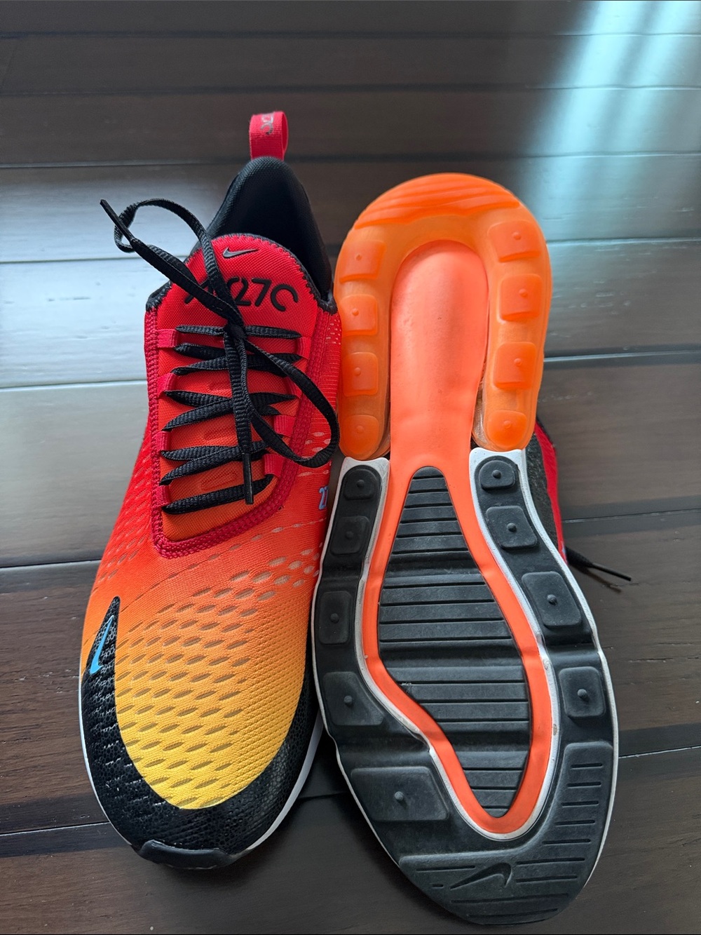 Nike Red and Black Air 270 with Orange Air Unit - Picture 4 of 6